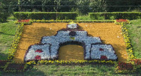 The Golden Gates made of flowers
© 2004 Stanislav Ogryzkov