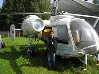 2004.08.15 At a Ka-26 helicopter in the Central Museum of Russian Air Forces.