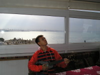 2017.10.02 Playing and singing an ode to the Istanbul morning and the Bosphorus strait outside the window (Turkey).