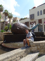 2018.09.10 The “Whale” fountain in the Old Jaffa (Tel Aviv), of course, is filled with coins thrown into it “for good luck”.