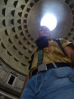 2019.10.03 With a nimbus from a hole in the dome of the Roman Pantheon, through which, allegedly, rain never falls on the floor of the temple (that's a lie:-).