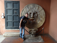 2019.10.05 Horrified by the fact that the Mouth of Truth (Bocca della Verità), according to legend, could “bite off” the hand if the one who is “interrogated” lies.
