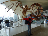 2019.10.07 In the role of Icarus :-) although in fact this is a later project of the genius Leonardo da Vinci exhibited at the Rome airport named after him.