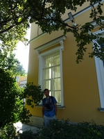 2021.07.12 With the beautiful building of the “Alexandrino” children's art school: at the window of a girlfriend 😉, a distant plan.