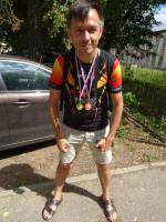Так болел за своего младшего сына-футболиста, что вполне заслужил сфотографироваться с его медалями! 😎